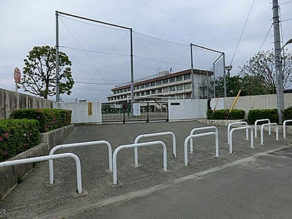 市立稲城第三中学校 60m