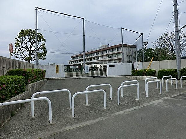市立稲城第三中学校（約128m）