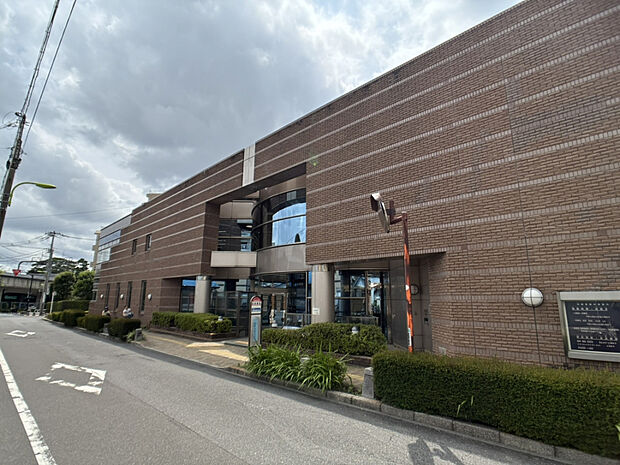 世田谷区立砧図書館（約960m）