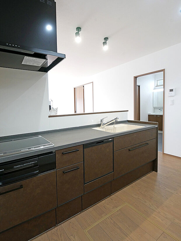 【イーストタウン２米田】クリエイト施工例。見学可能な建売モデルございます！はじめての見学予約でアマゾンギフトカード3000円分プレゼント！ご利用ください！TEL:0120-31-8848