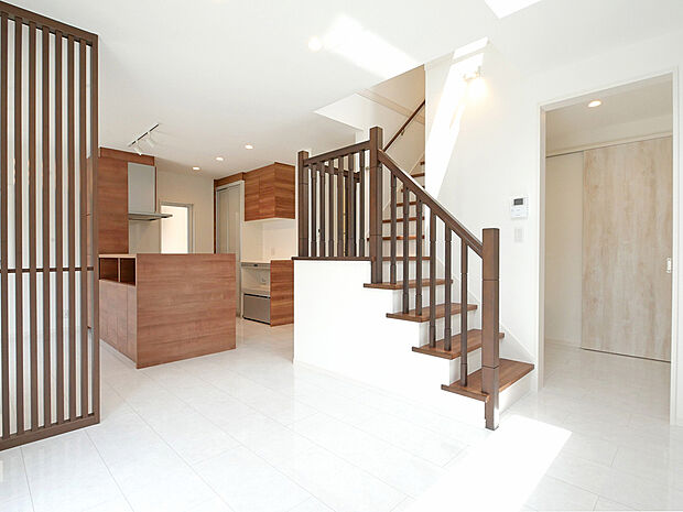 【15米田町島】クリエイト施工例。見学可能な建売モデルございます!はじめての見学予約でアマゾンギフトカード3000円分プレゼント!ご利用ください!TEL:0120-31-8848