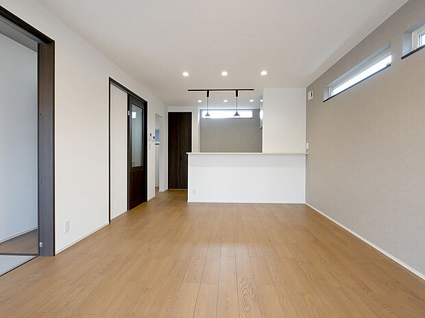 【【プレミアムタウン小松原】内観施工例】見学可能な建売モデルございます！はじめての見学予約でアマゾンギフトカード3000円分プレゼント！ご利用ください！TEL:0120-31-8848