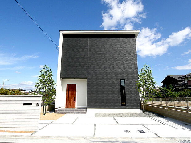 【【BV３播磨町二子】外観施工例】現地や見学可能な建売モデルへご案内いたします！はじめての見学予約でアマゾンギフトカード3000円分プレゼント！ご利用ください！TEL:0120-31-8848