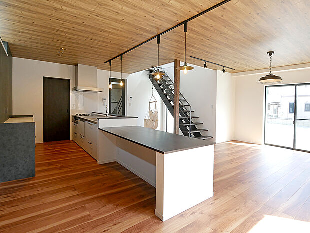 【【イーストタウン2米田】クリエイト施工例】見学可能な建売モデルございます!はじめての見学予約でアマゾンギフトカード3000円分プレゼント!ご利用ください!TEL:0120-31-8848