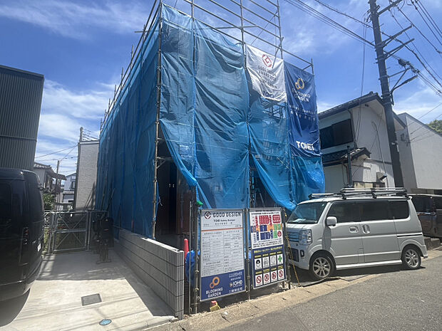 上棟【2026/5/9撮影】　カースペース2台可能（うち1台インナーガレージ）