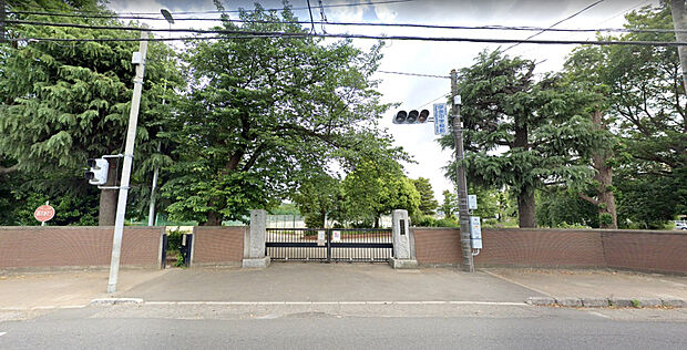 伊奈中学校（約150m）