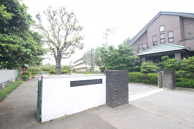 久喜東小学校（約900m）