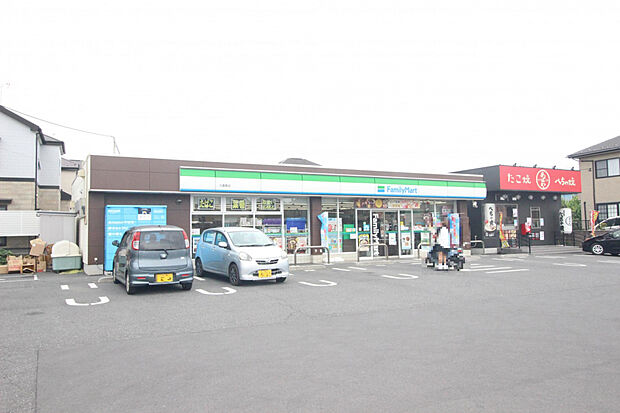 ファミリーマート久喜東店（約750m）