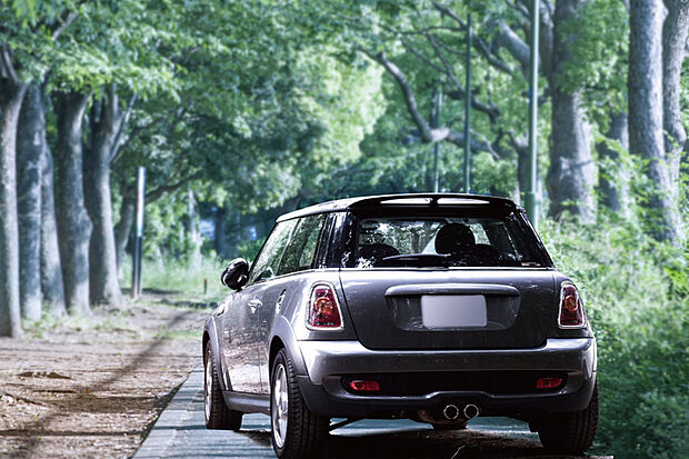 【2台カースペース対応】2台目のカースペースは作業や趣味のスペースとしても活用可能です。※2台目は、軽自動車対応。