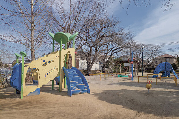 米島中央公園(現地より徒歩3分)