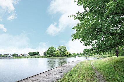 出羽公園（現地より徒歩32分） 約2560m