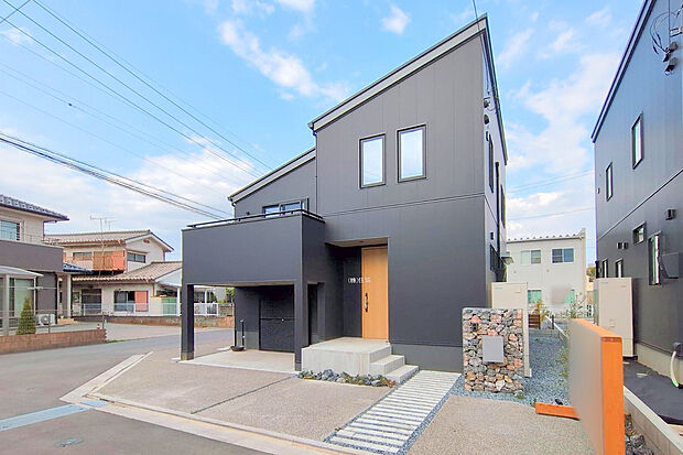 【全2棟】モデル棟分譲！家具付き+エアコン5台設置済み