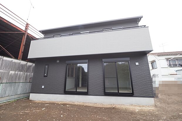 【【建物面積30坪超】深みを味わうダークモダン】現地完成済みにつき、いつでもご見学可能です！