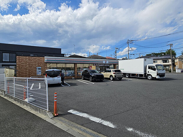 セブンイレブン　伊勢原桜台小学校前店（約185m）