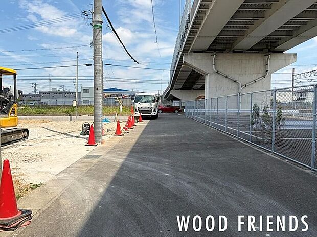 南向きの陽光を効率よく取り込める住宅です 現地(2026年8月)撮影