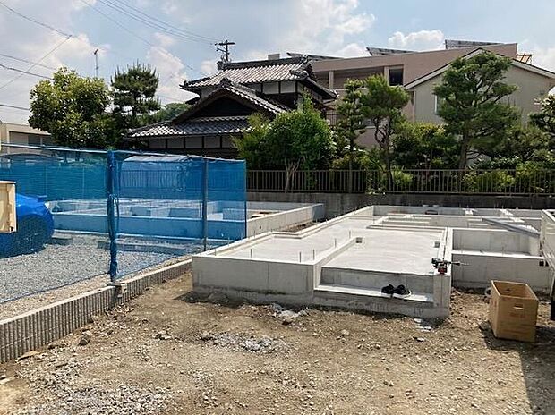 オンもオフも快適に繋がる、駅徒歩8分の軽快なロケーション。　現地