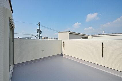 A棟ルーフバルコニー