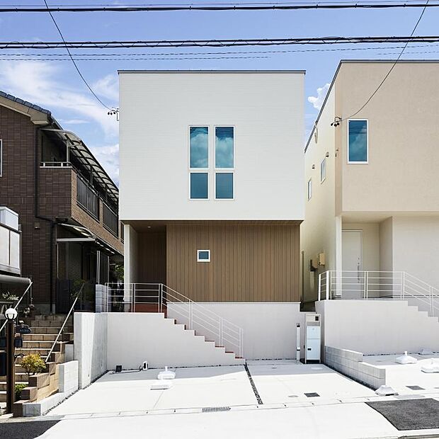 【現地外観写真】(B棟)天然木目の外壁は年数経過とともに風合いを変え、子供の成長など、時代や年数の経過とともに形姿を変えます。
室内(2026年8月)撮影