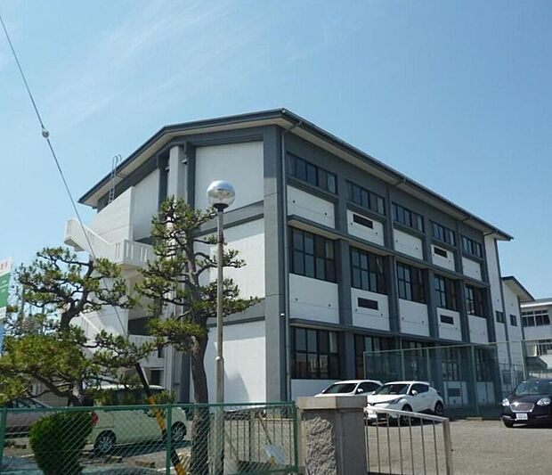 美和中学校(約2,200m)