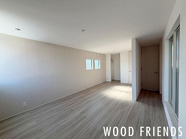 【リビング以外の居室】［D棟／２ドア１ルーム］そのまま1部屋として使用しても、区切って２部屋にして使用することも可能です。