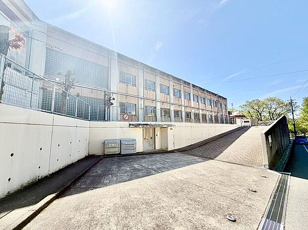 名古屋市立小幡北小学校(約528m)