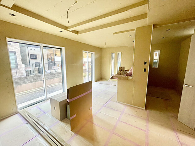 【LDK】12/15現在　折上天井が映えるLDK♪開放感ある広々空間