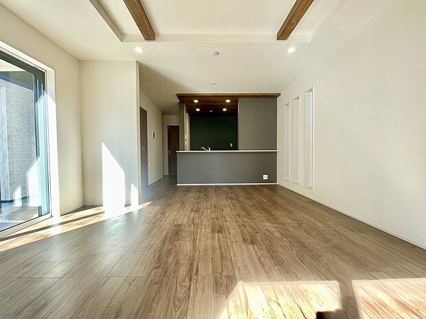 【【LDK】】■対面式キッチンで家族との会話が弾む間取り