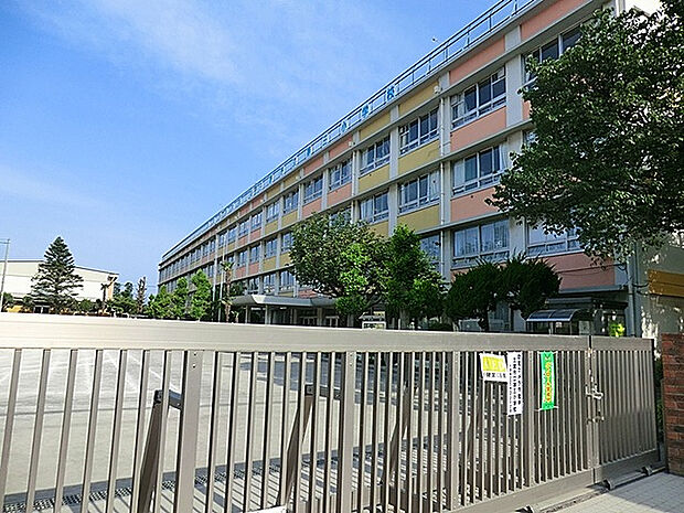 三鷹市立第三小学校　徒歩17分