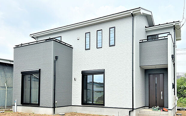 現地写真：外構工事中（1号棟）