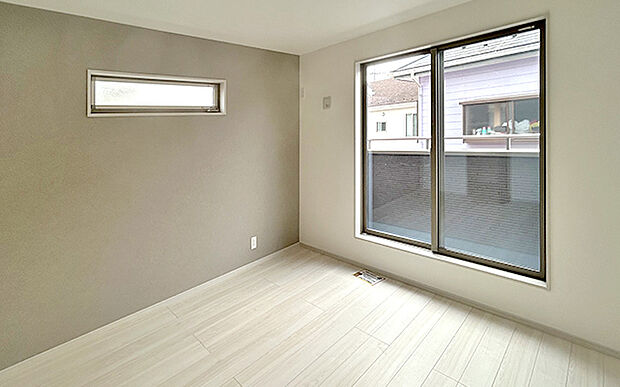 現地写真：主寝室（2号棟）