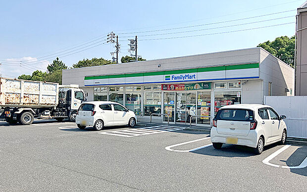 ファミリーマート（約510m）