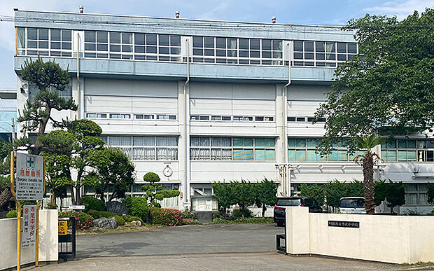 寺尾中学校（約410m）