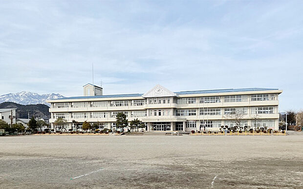 市立今市第二小学校(約170m)
