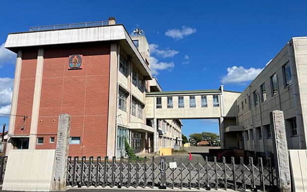 藤岡小学校（約1,770m）