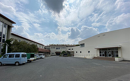 市立さつきが丘小学校 1660m