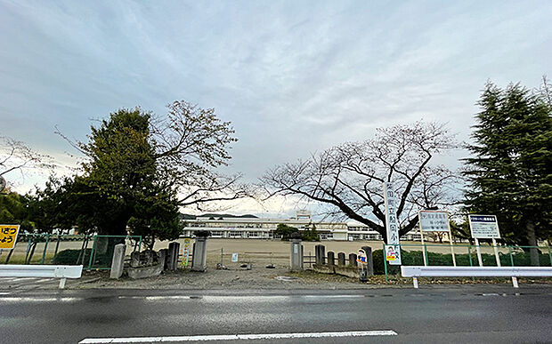 町立船岡小学校(約1,010m)