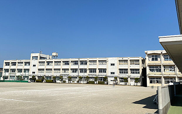 鈴鹿市立一ノ宮小学校（約500m）