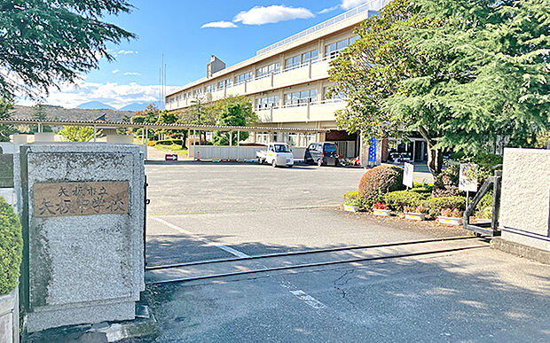 矢板中学校（約1,850m）