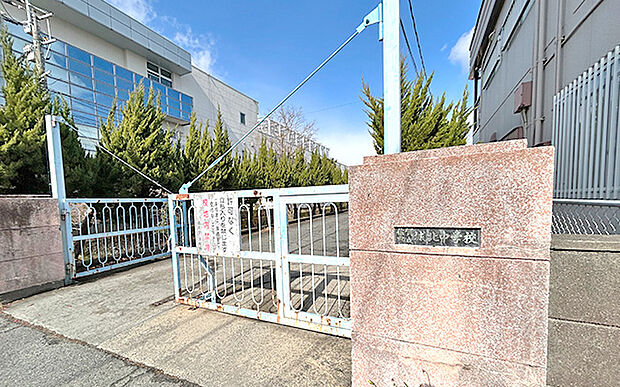 佐賀市立城北中学校（約1,600m）