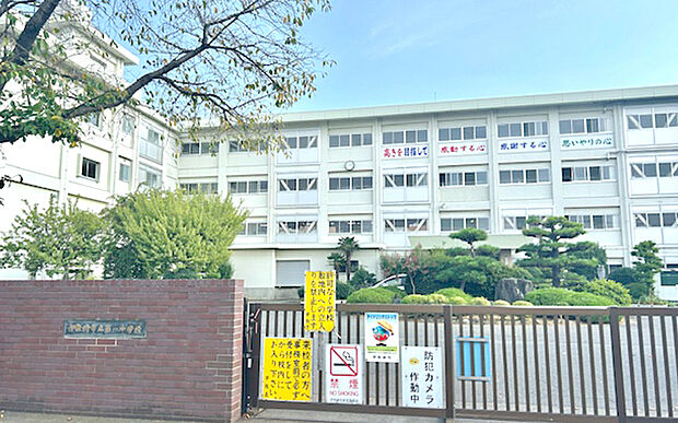 伊勢崎市立第一中学校（約1,200m）