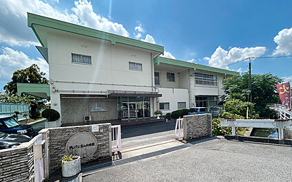 富山幼稚園 530m