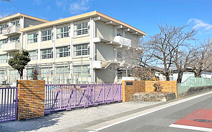 岐阜市立西郷小学校 880m