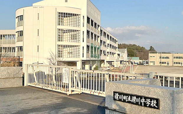 町立滑川中学校(約4,100m)