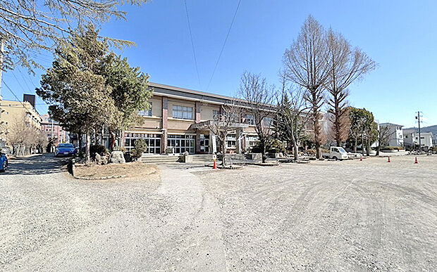 上田市立東小学校（約1,600m）