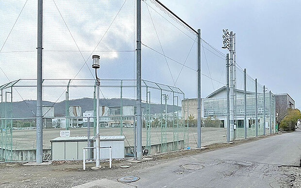 上田市立第一中学校（約1,100m）