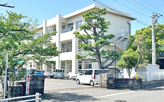 市立西小学校（約2,170m）
