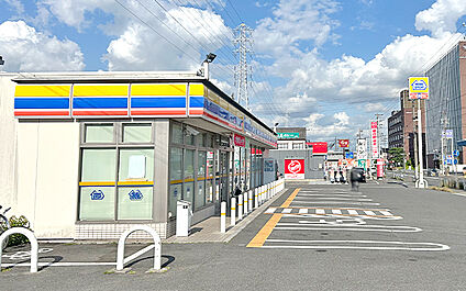 ミニストップ一宮篭屋店 460m