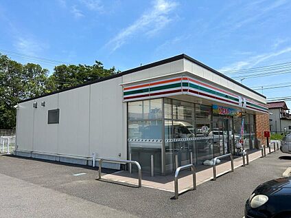 セブン-イレブン 富里インター店 約800m(徒歩10分)