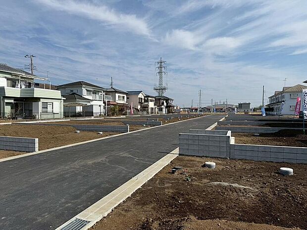 落ち着いた住宅街に位置し、静かで暮らしやすい住環境。小さなお子さまのいるご家庭にもぴったりです。