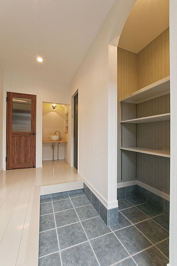 ◆【引き渡し後の家族写真・内装写真撮影も行います。】弊社ホームページやインターット広告への掲載を承諾頂けるお客へ購入後写真撮影等を行わせて頂いております、後日撮影したデーターはお客様にプレゼントします